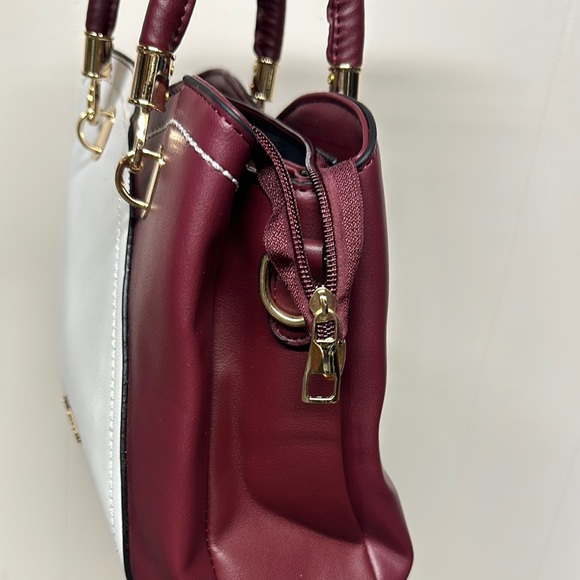 Chic Brown and White Crossbody Bag with Structured Design - Picture 3 of 13